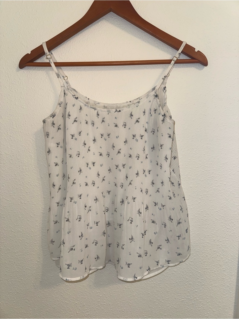 Abercrombie & Fitch Floral Cami Tank Top White Blue Adjustable Straps Size Small